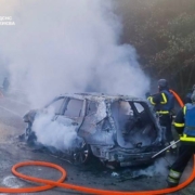 На трасі під Києвом уламки “шахеда” впали на автомобіль: травмовано водія