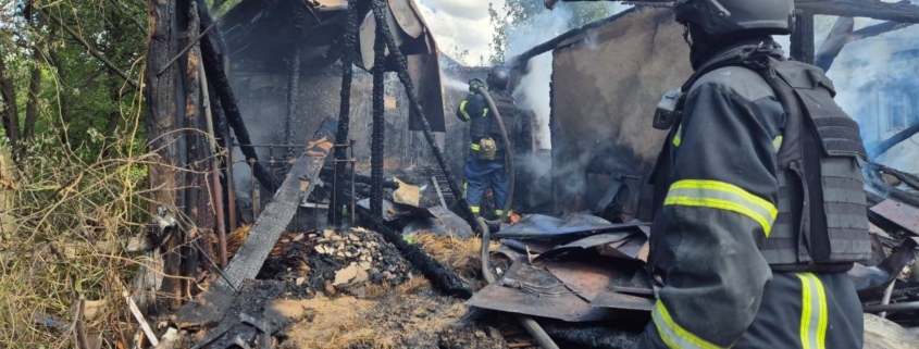 Росіяни намагалися обстріляти рятувальників, які гасили пожежу на Харківщині