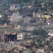 Росіяни продовжують штурми у Вовчанську на Харківщині і поповнюють свої сили