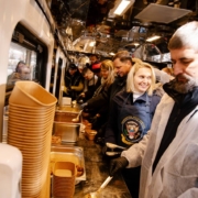 Food Train від найбагатшої сім’ї на Харківщині приготував мільйонну порцію гарячої їжі