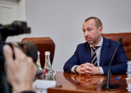 У Харкові обстріляли автобуси з пасажирами – соціальні мережі (Відео)