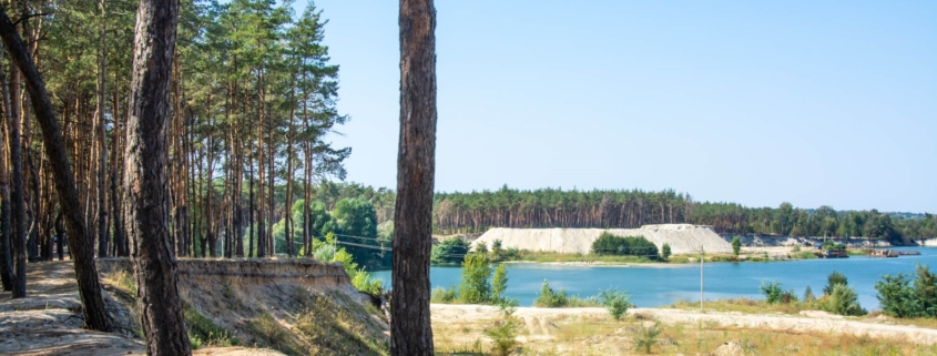 У Харкові місцевий житель захопив частину пляжу та отримав підозру від поліції