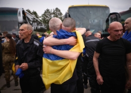 Російські війська завдали ударів касетними ракетами по житлових районах Харкова (Фото)