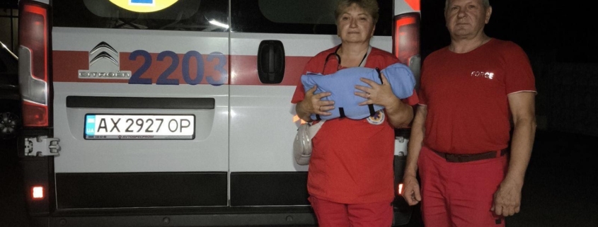 У Харківській області жінка народила дівчинку в машині швидкої допомоги