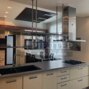 Оренда                     4-кімнатна квартира, Центр