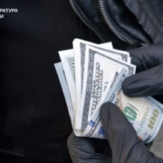 Вимагав гроші за захист диплома: у Харкові затримали доцента