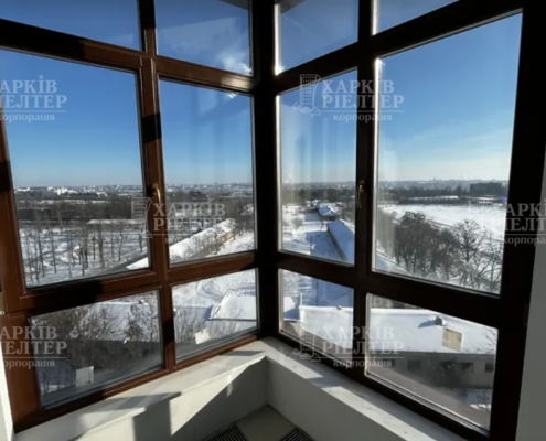 5-кімнатна гостинка, П.Поле