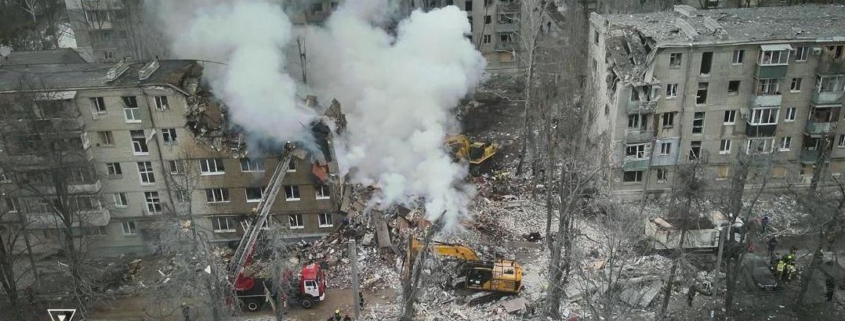 Після удару новою російською ракетою в Харкові загинули 10 людей і постраждали понад 20 житлових будинків